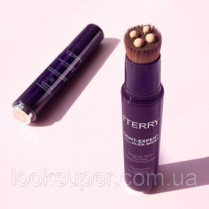 Жидкая основа 2-в-1 с кисточкой By Terry LIGHT-EXPERT CLICK BRUSH LIQUID FOUNDATION  N°5 PEACH BEIGE